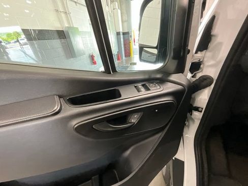 Used 2025 Mercedes-Benz Sprinter 2500 image 9