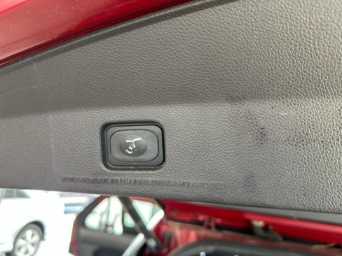 Used 2014 Ford Explorer XLT w/ Equipment Group 202A AWD/4WD image 19