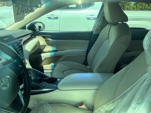 Used 2019 Toyota Camry LE FWD image 16