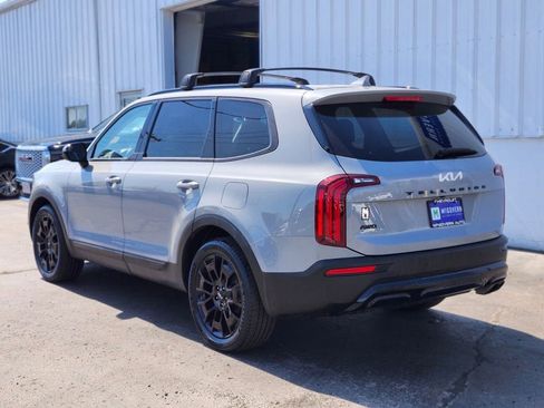 Used 2022 Kia Telluride SX w/ SX Prestige Package AWD/4WD image 3