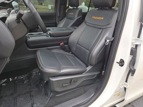 Used 2025 Ford Expedition Tremor image 8
