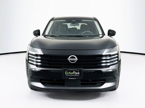 Used 2025 Nissan Kicks SV image 2