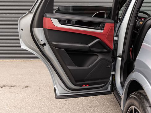 New 2026 Porsche Cayenne AWD/4WD image 25