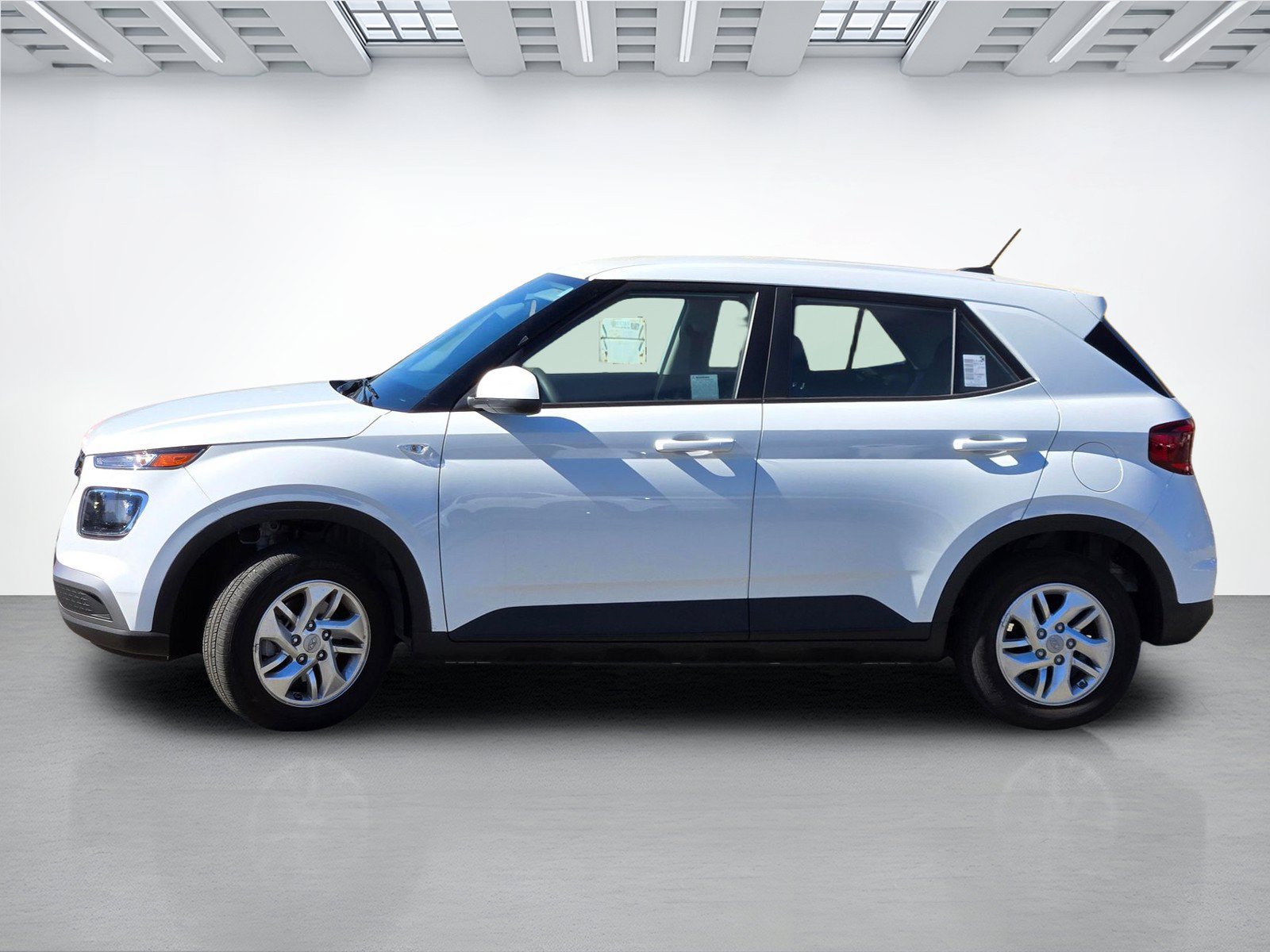 Certified 2026 Hyundai Venue SE FWD image 7