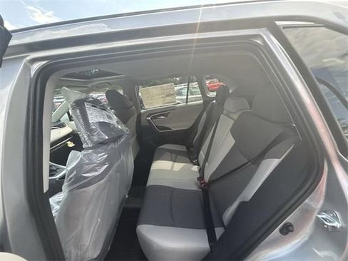 Used 2025 Toyota RAV4 XLE w/ Convenience Package image 23