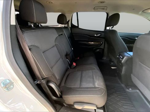 Used 2022 GMC Acadia SLE FWD image 20