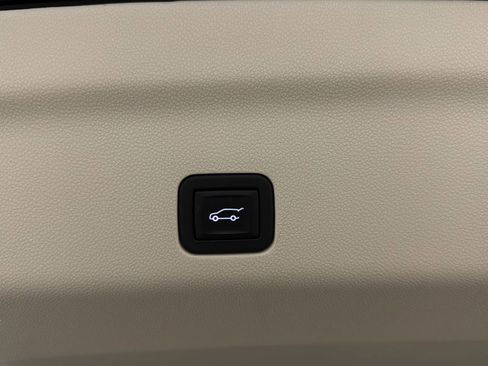 Used 2024 Cadillac Escalade Sport Platinum AWD/4WD image 17