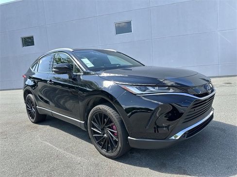 Used 2021 Toyota Venza XLE image 7