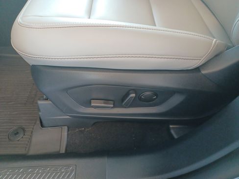 New 2025 Ford Explorer Active w/ Active Comfort Package image 13