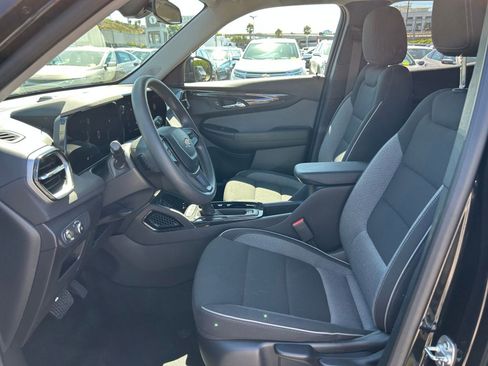 Used 2024 Chevrolet TrailBlazer LT w/ Driver Confidence Package image 24
