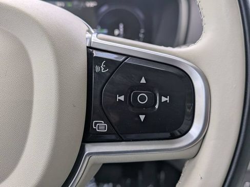 Certified 2022 Volvo XC90 T8 Inscription w/ Advanced Package AWD/4WD image 19
