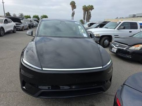 Used 2026 Tesla Model Y Performance AWD/4WD image 2