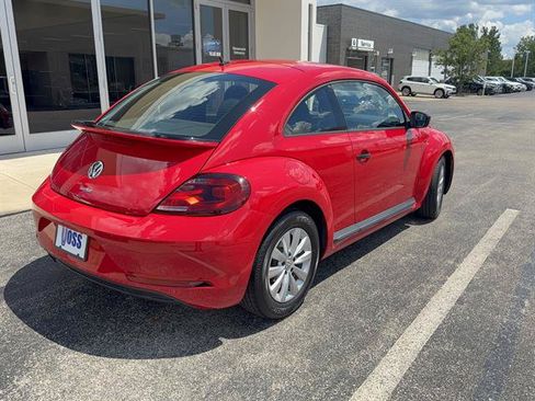 Used 2018 Volkswagen Beetle 2.0T S FWD image 3