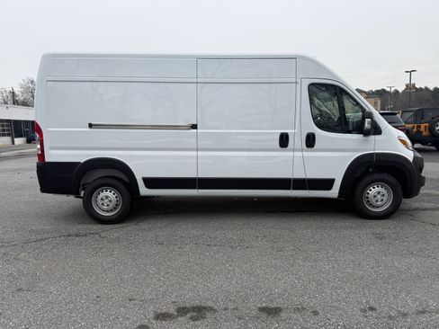 New 2026 RAM ProMaster 2500 w/ Convenience Group FWD image 9