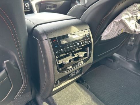 Used 2025 Jeep Grand Cherokee L Summit image 30