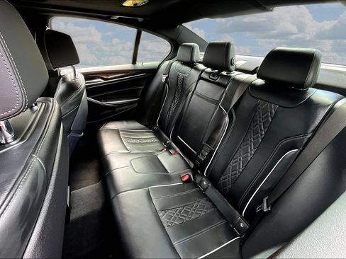 Used 2019 BMW 530e xDrive w/ Luxury Seating Package AWD/4WD image 22