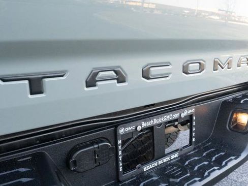 Used 2023 Toyota Tacoma TRD Off-Road image 46