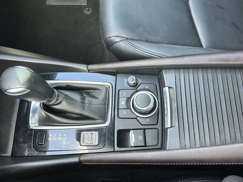 Used 2017 MAZDA MAZDA3 Touring FWD image 22