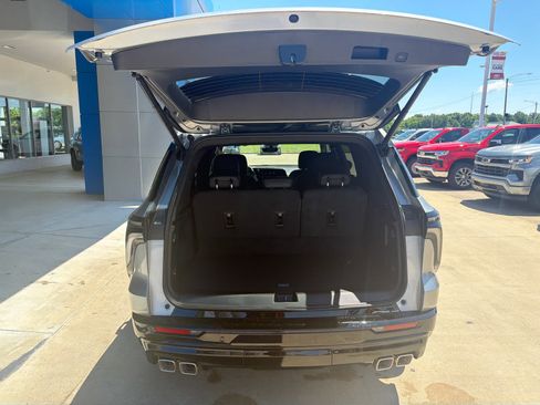 New 2026 Chevrolet Traverse RS w/ LPO, Floor Liner Package FWD image 6