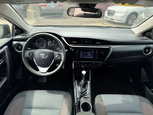 Used 2018 Toyota Corolla LE image 30