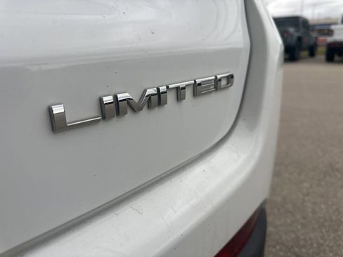 Used 2022 Jeep Compass Limited image 13