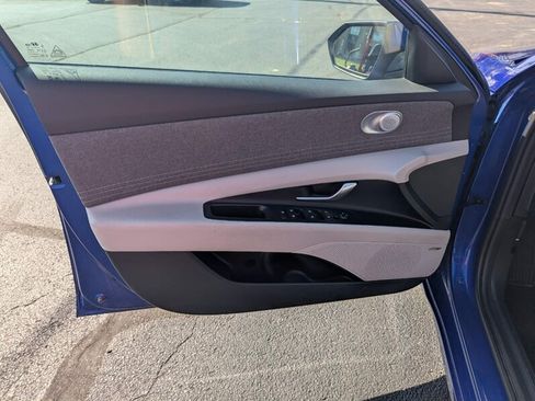 Used 2024 Hyundai Elantra Limited FWD image 11