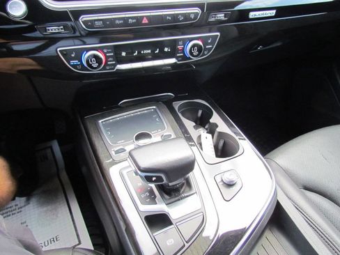 Used 2017 Audi Q7 3.0T Premium Plus AWD/4WD image 23