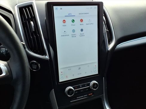 Used 2024 Ford Edge Titanium image 15