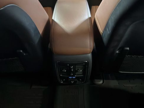 Used 2020 Jeep Grand Cherokee Overland AWD/4WD image 20