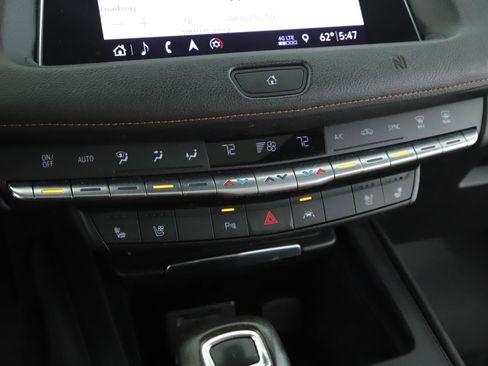 Used 2019 Cadillac XT4 Premium Luxury AWD/4WD image 13