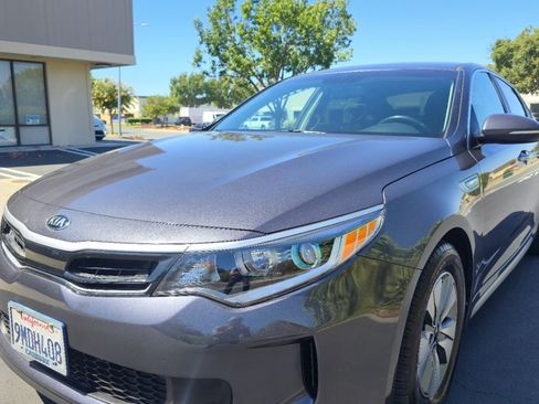 Used 2017 Kia Optima Premium w/ Hybrid Convenience Package FWD image 2
