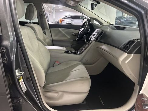 Used 2009 Toyota Venza AWD image 24