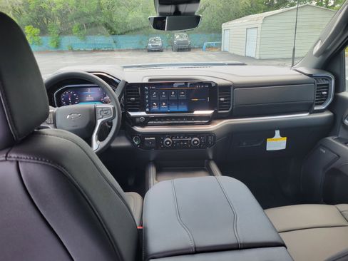 Used 2026 Chevrolet Silverado 2500 LTZ w/ LTZ Plus Package AWD/4WD image 19