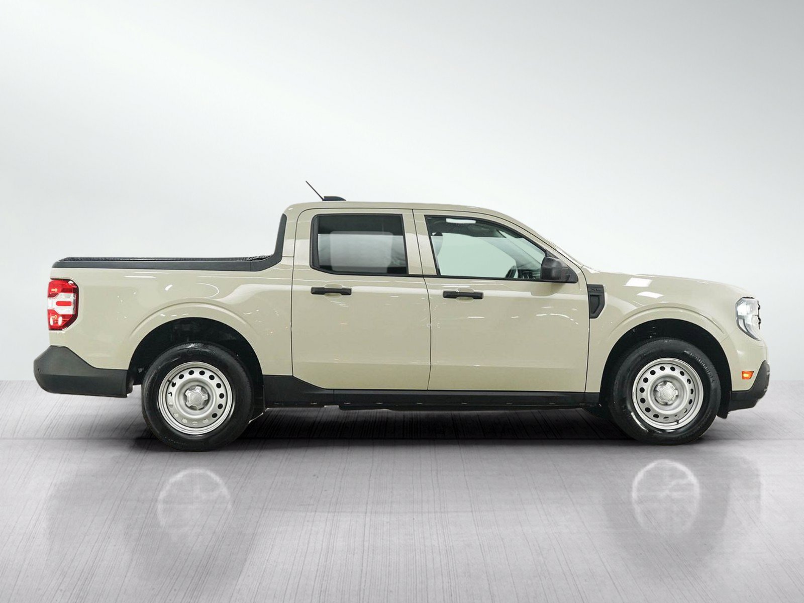 Used 2025 Ford Maverick XL w/ Equipment Group 101A AWD/4WD image 6