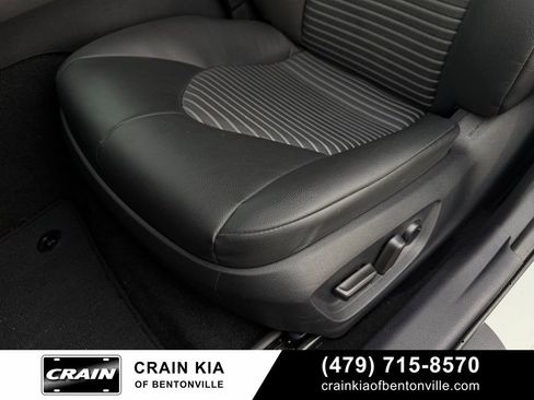 Used 2024 Toyota Camry SE image 24