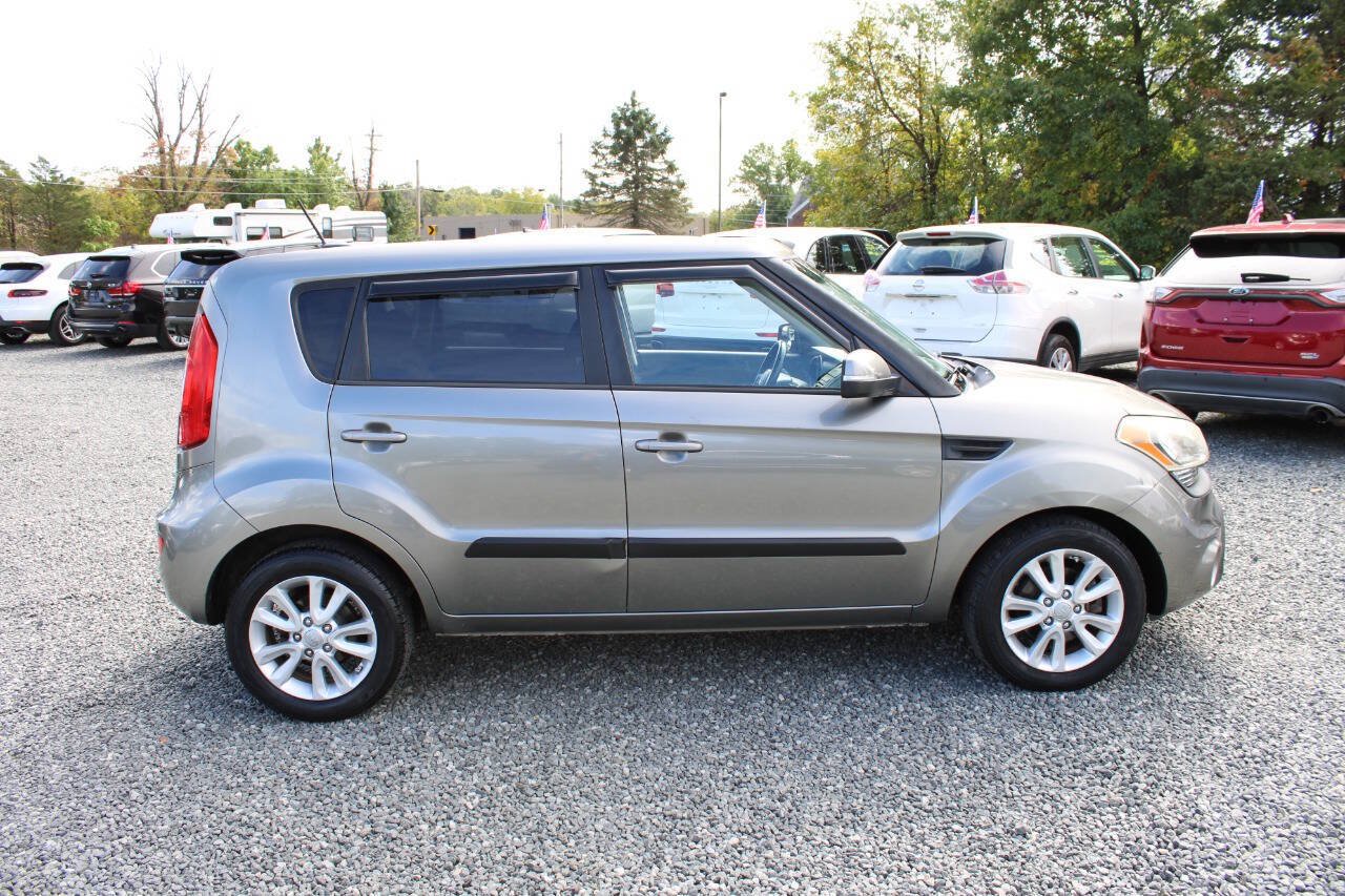 Used 2013 Kia Soul + FWD image 5