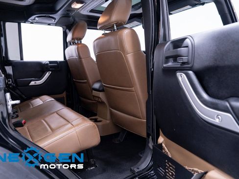 Used 2011 Jeep Wrangler Unlimited Rubicon image 51