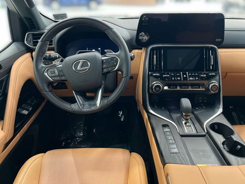 Used 2025 Lexus LX 700h Luxury image 21