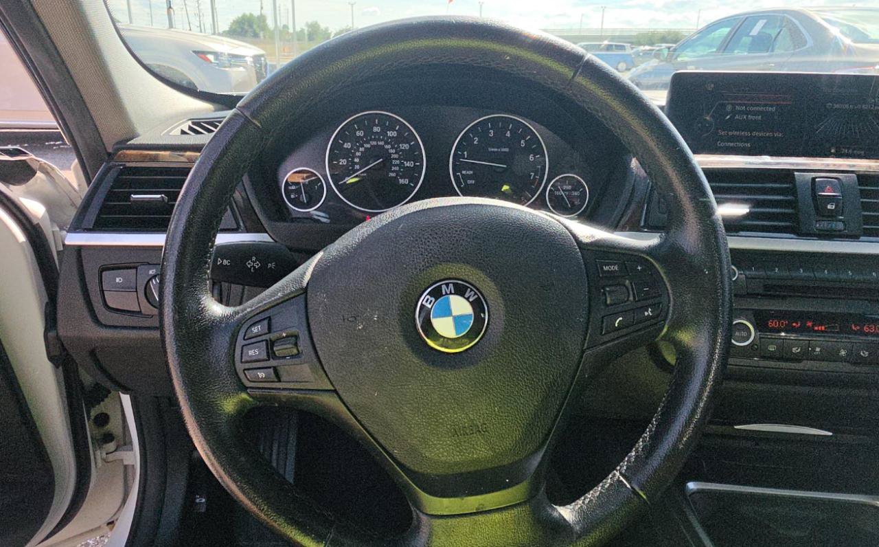 Used 2015 BMW 320i Sedan RWD image 14