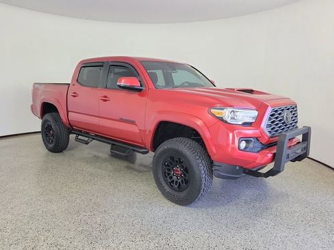 Used 2022 Toyota Tacoma TRD Sport w/ Technology Package AWD/4WD image 4