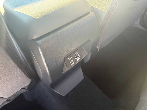 Certified 2025 Subaru Crosstrek 2.0i Premium image 17