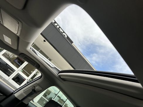 Used 2021 Honda Accord Touring image 11