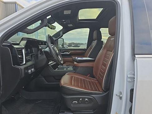 Used 2025 GMC Sierra 2500 Denali Ultimate image 10