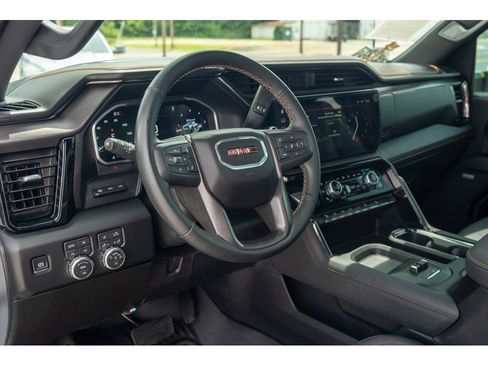 Used 2026 GMC Sierra 2500 AT4 w/ AT4 Premium Plus Package AWD/4WD image 11
