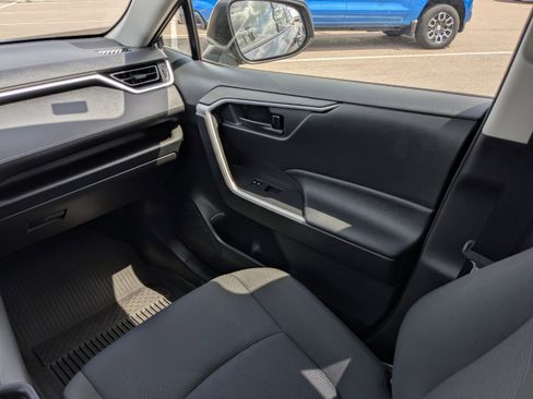 Used 2025 Toyota RAV4 LE image 17