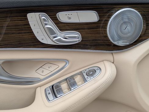 Used 2020 Mercedes-Benz C 300 Sedan image 12