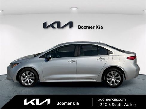 Used 2025 Toyota Corolla LE image 8