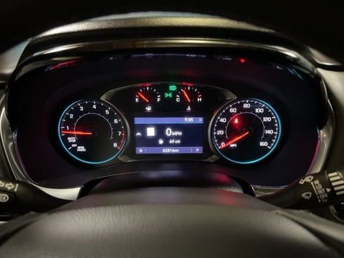 Used 2023 Chevrolet Traverse RS image 45