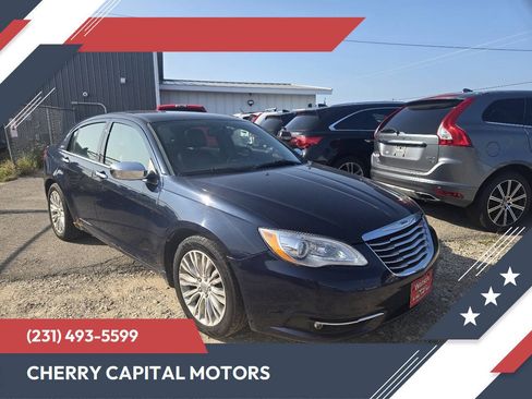 Used 2013 Chrysler 200 Limited FWD image 1