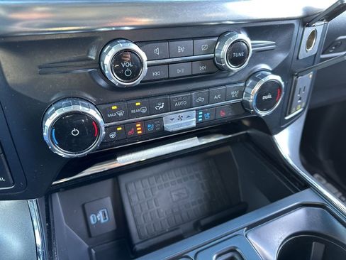 Used 2022 Ford F150 Lariat w/ Equipment Group 502A High image 49